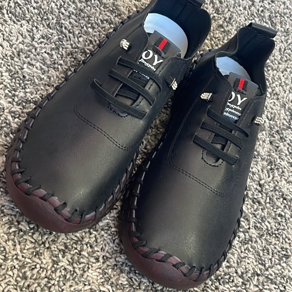 NWT shoes soft sole black stretchy laces bling tip size 42 (mens 9 or womens 10) - Picture 11 of 17